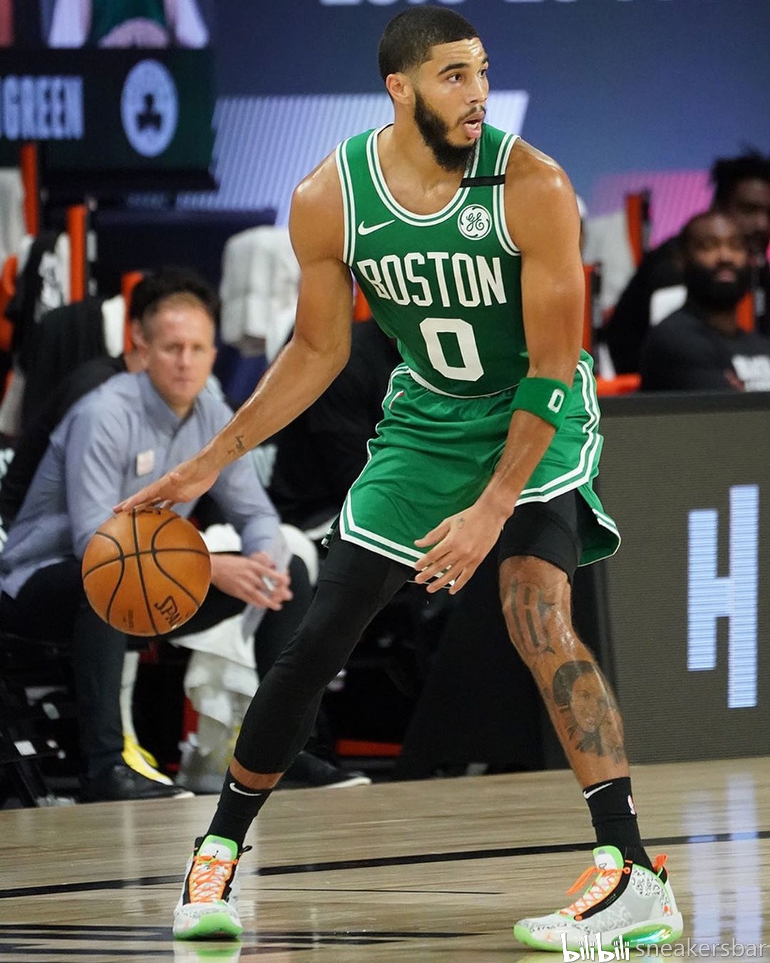 立场对立 立场对立